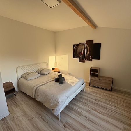 Bed To Rent - Maison Calme Avec Jacuzzi Sous Supplement Bordeaux Exterior foto