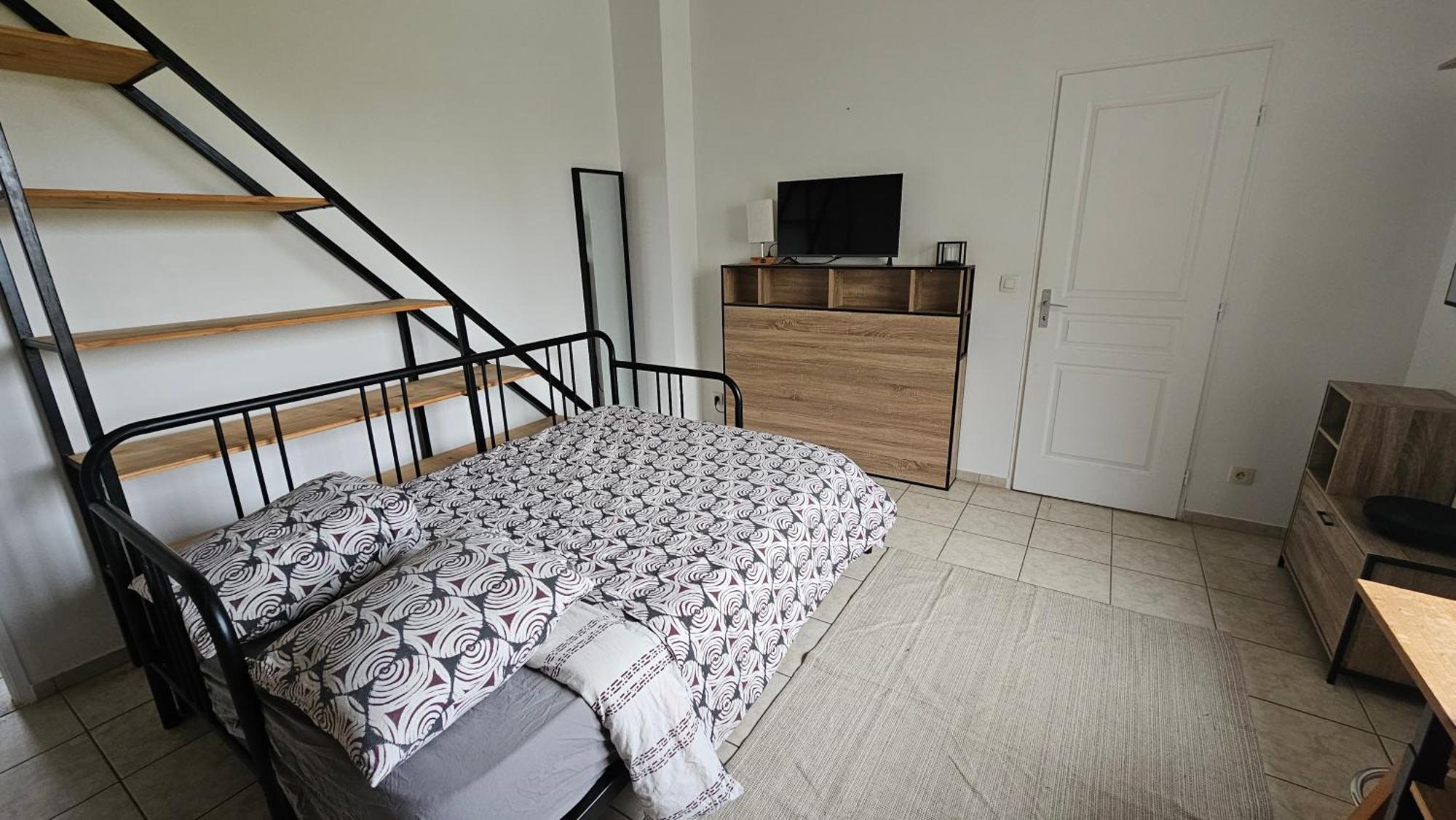 Bed To Rent - Maison Calme Avec Jacuzzi Sous Supplement Bordeaux Exterior foto