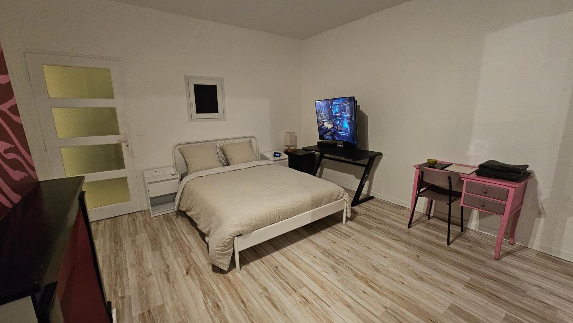 Bed To Rent - Maison Calme Avec Jacuzzi Sous Supplement Bordeaux Exterior foto